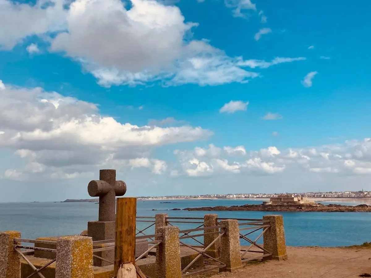 Maison Renovee En Centre-Ville, A 5 Min Des Plages Beaussais Sur Mer 프랑스